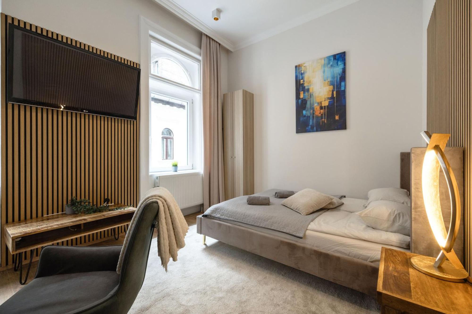 Sleek Downtown Living Lejlighed Budapest Eksteriør billede