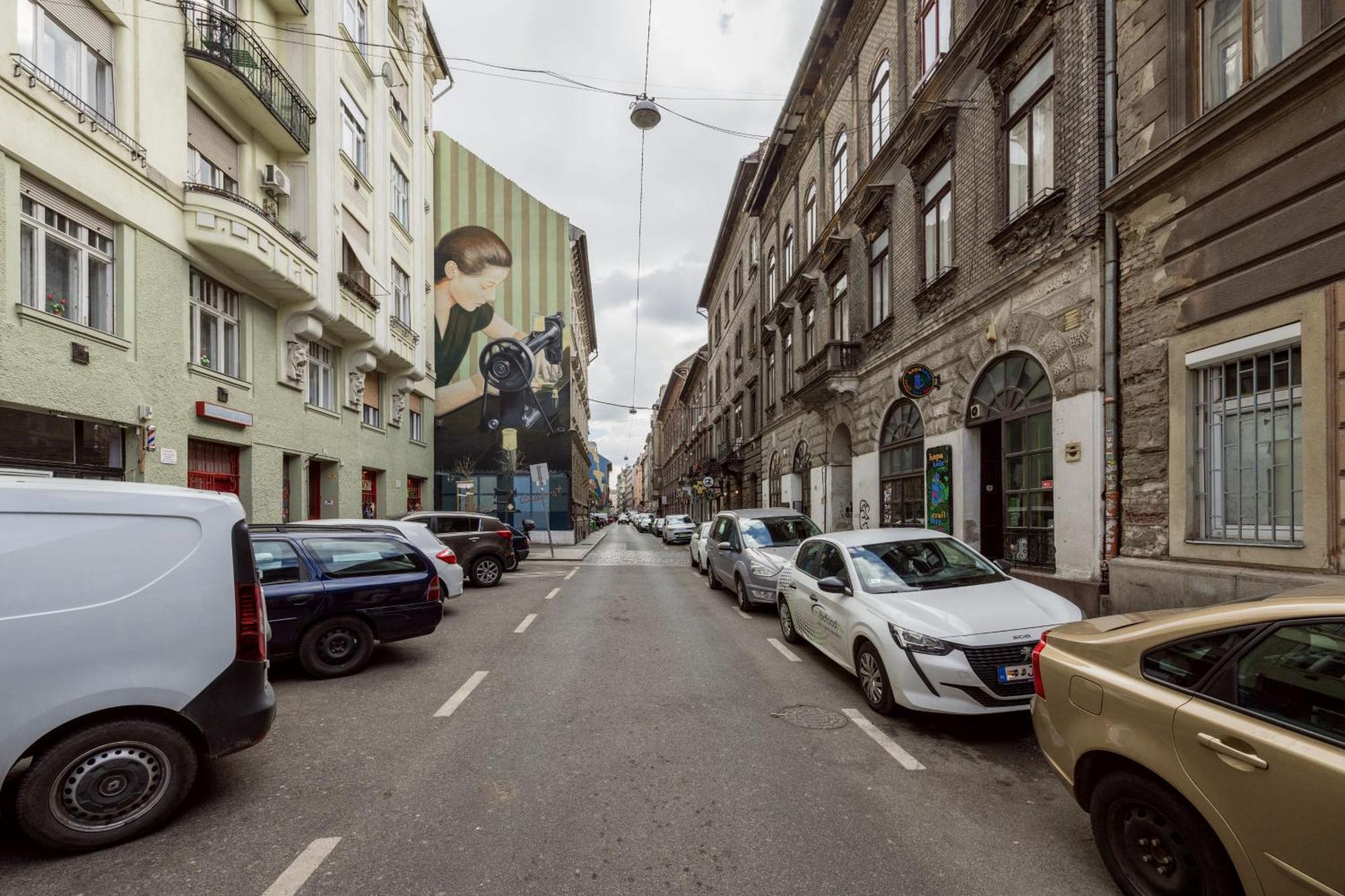 Sleek Downtown Living Lejlighed Budapest Eksteriør billede